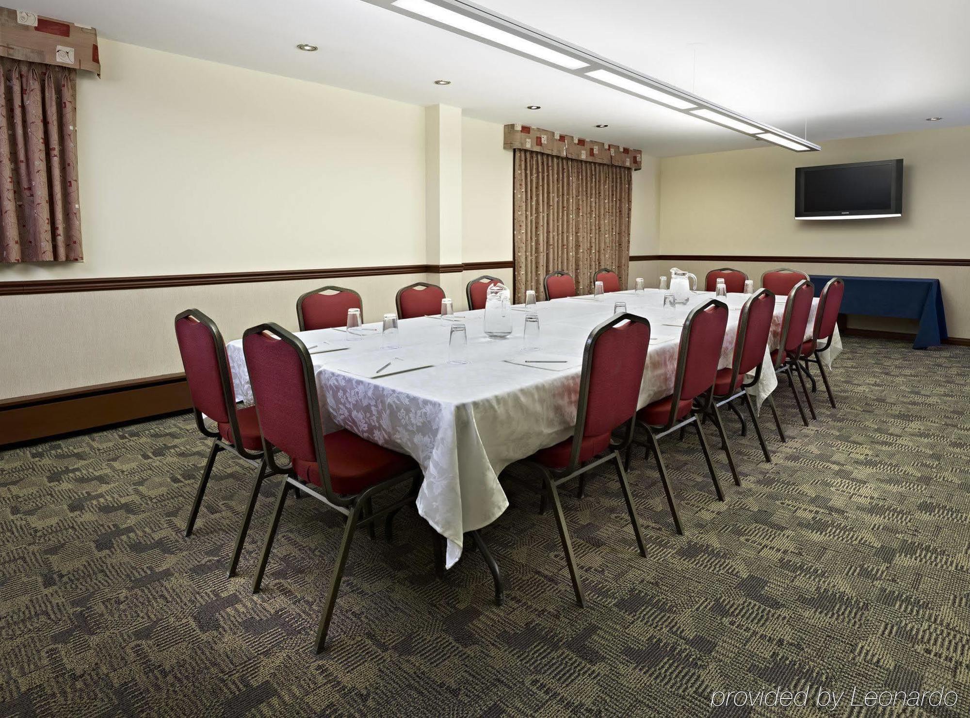 โคสต์ เฟรเซอร์ ทาวเวอร์ Hotel เยลโลว์ไนฟ์ ภายนอก รูปภาพ