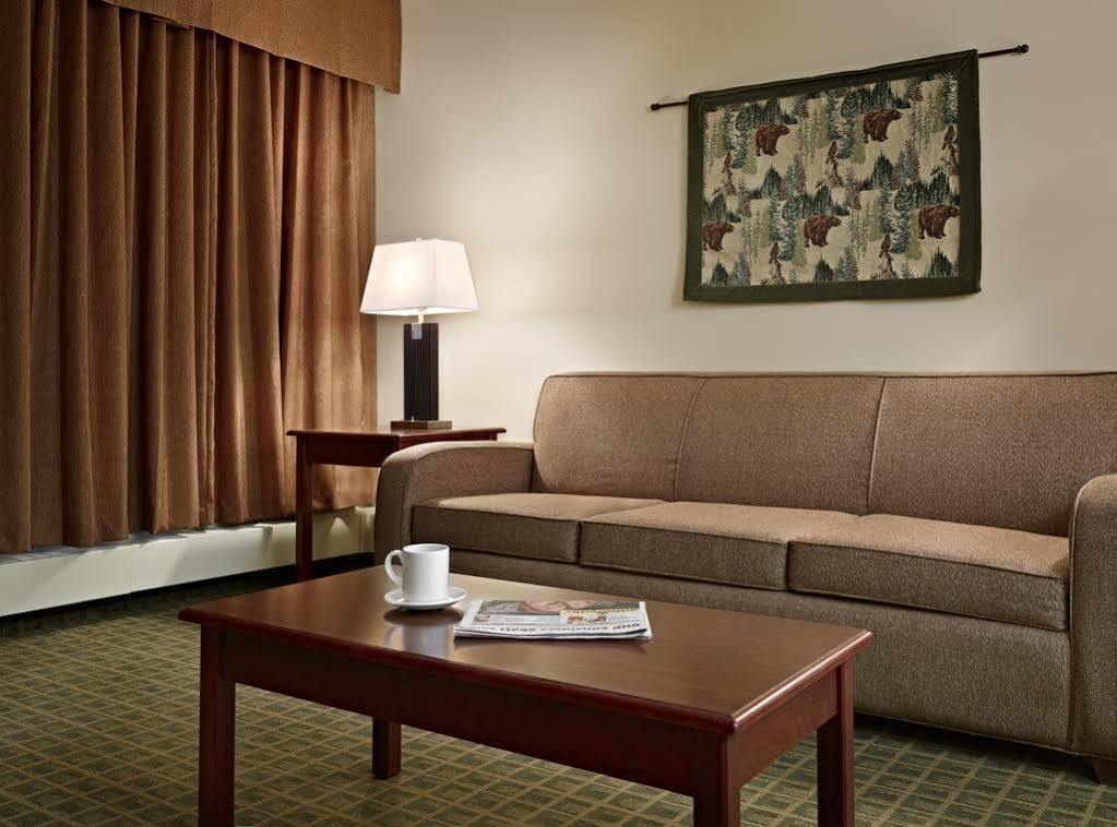 โคสต์ เฟรเซอร์ ทาวเวอร์ Hotel เยลโลว์ไนฟ์ ภายนอก รูปภาพ
